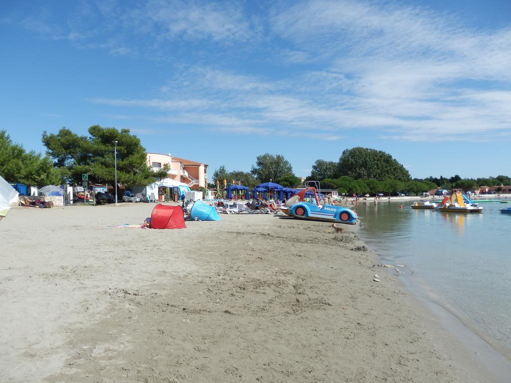 Apartments Idila Μεντουλίν Δωμάτιο φωτογραφία