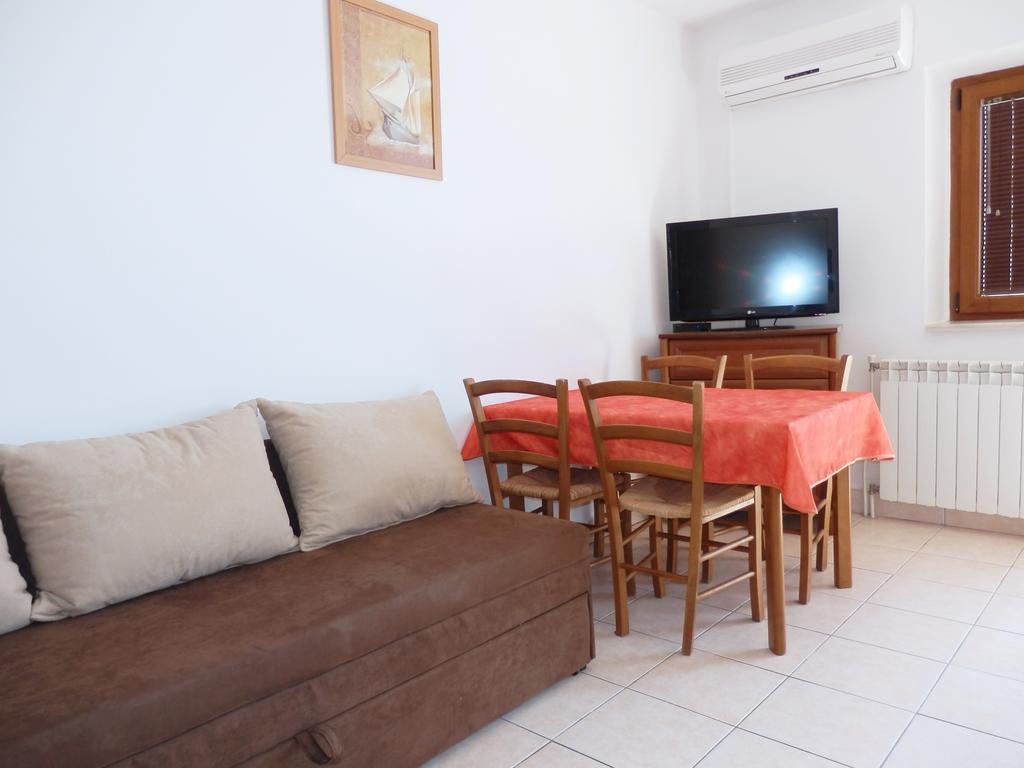 Apartments Idila Μεντουλίν Εξωτερικό φωτογραφία