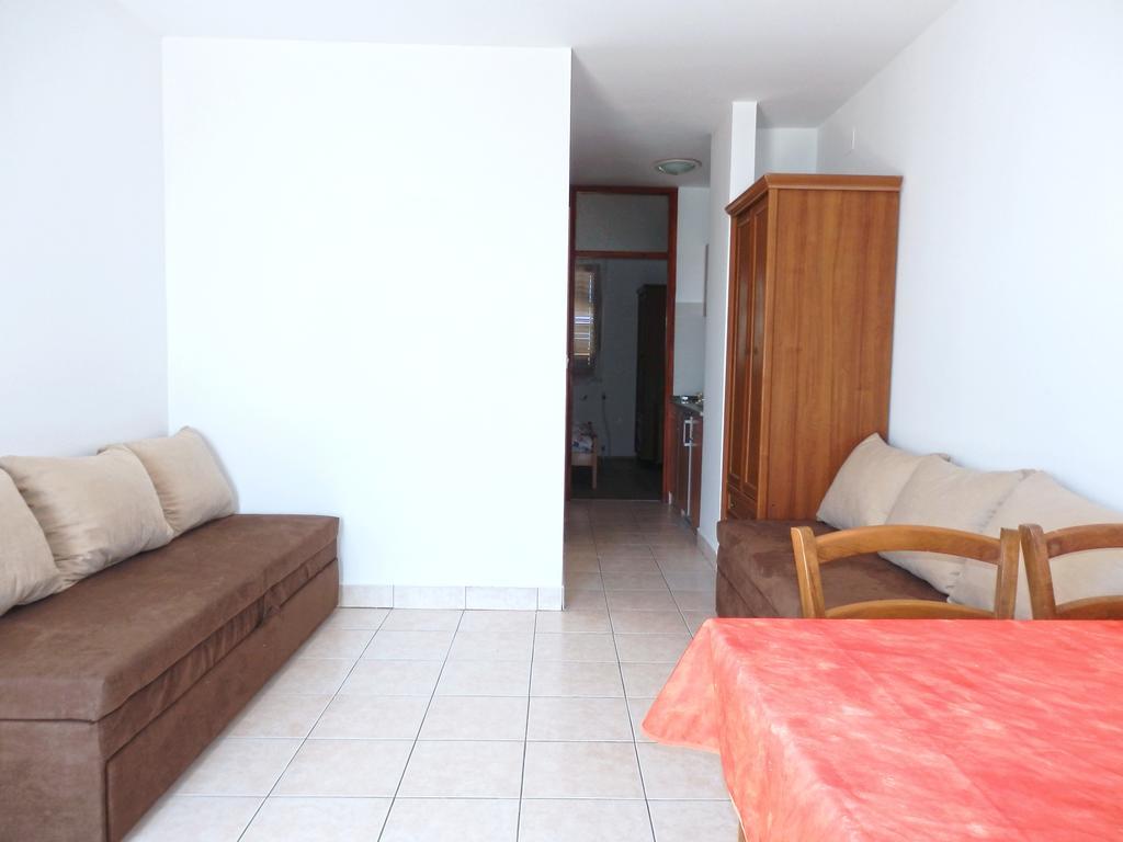 Apartments Idila Μεντουλίν Εξωτερικό φωτογραφία