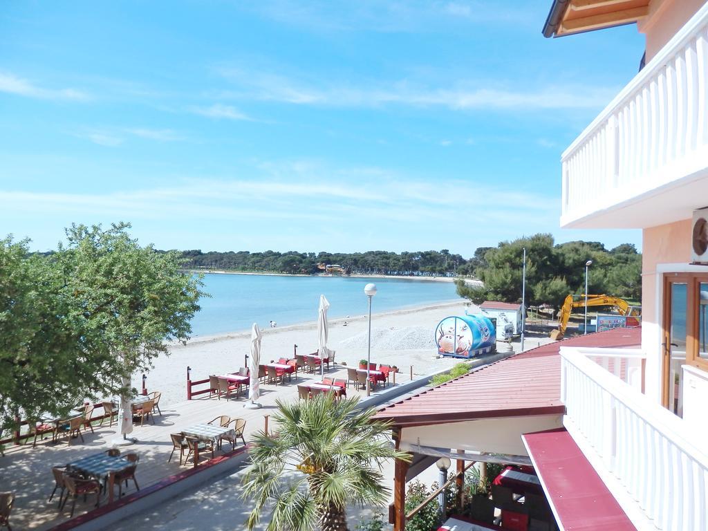 Apartments Idila Μεντουλίν Εξωτερικό φωτογραφία