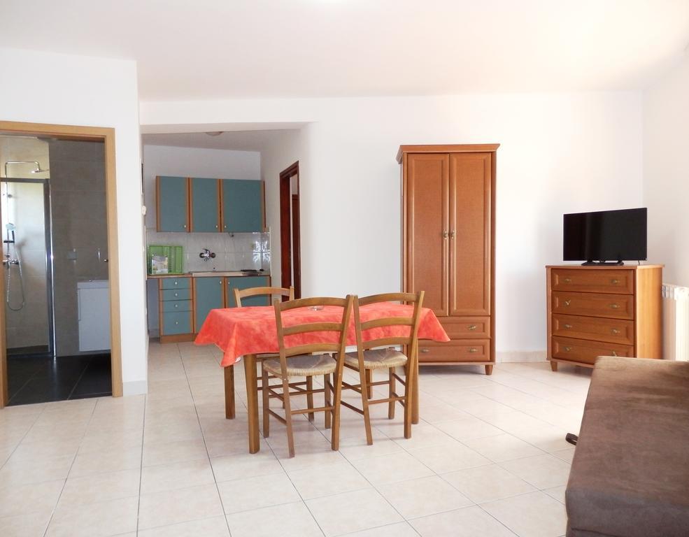 Apartments Idila Μεντουλίν Εξωτερικό φωτογραφία