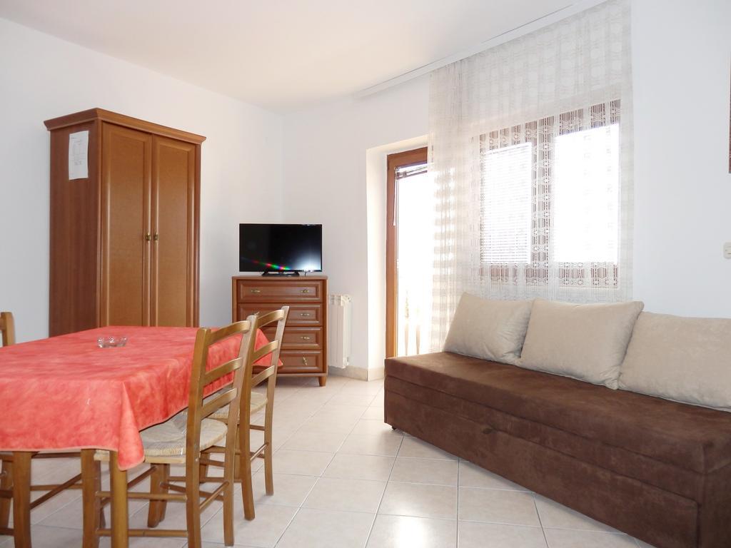 Apartments Idila Μεντουλίν Εξωτερικό φωτογραφία